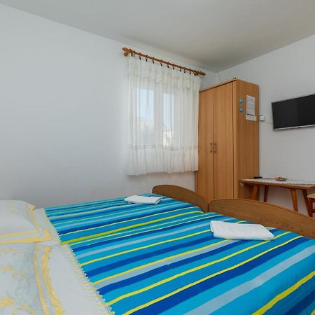 Apartments With A Parking Space Omis - 2745 客房 照片
