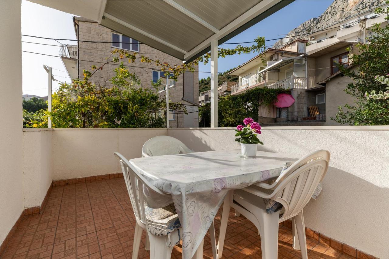 Apartments With A Parking Space Omis - 2745 外观 照片