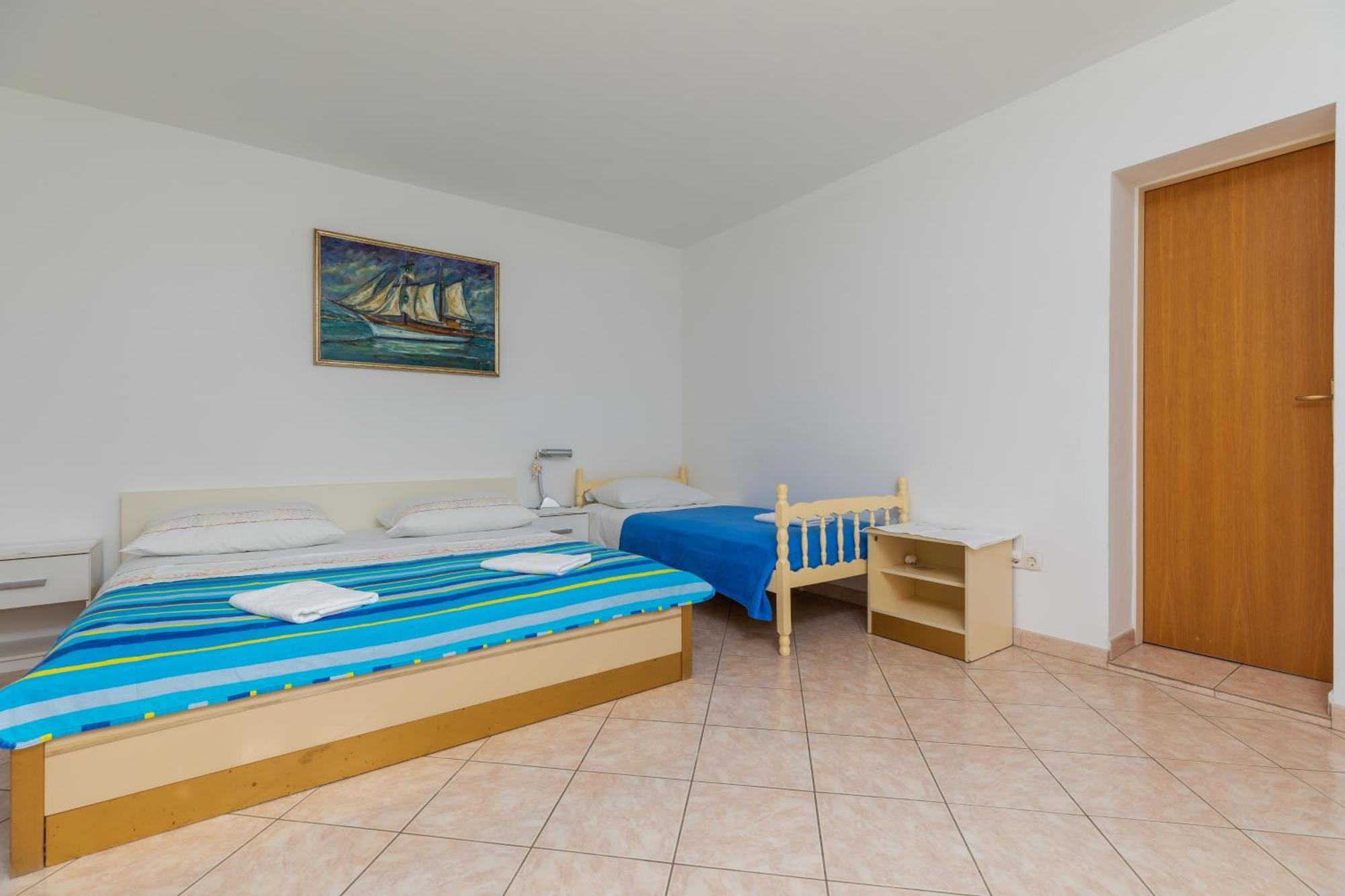 Apartments With A Parking Space Omis - 2745 客房 照片