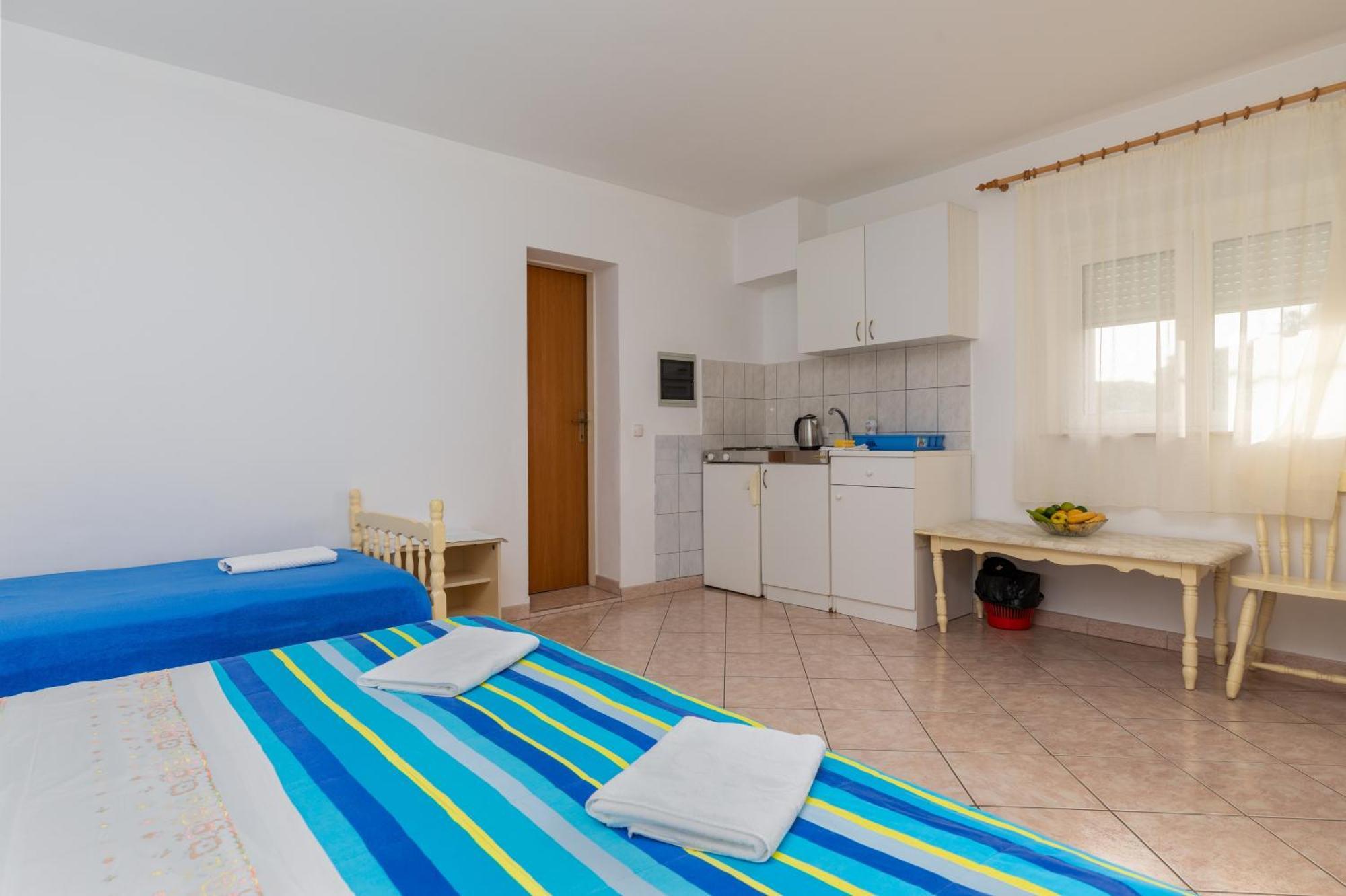 Apartments With A Parking Space Omis - 2745 客房 照片